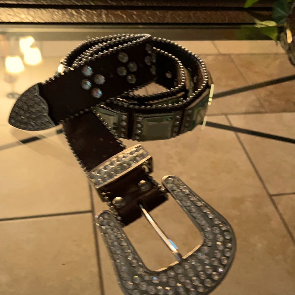 Women’s Rhinestone Western Belt.